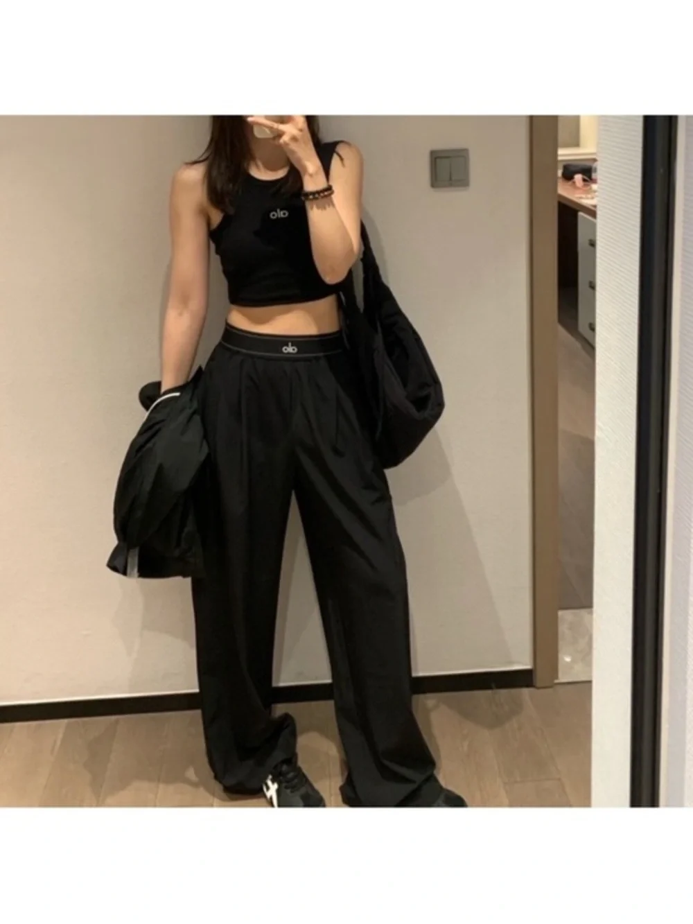 ALO Yoga Black Elastic-Waist Straight Leg Pants